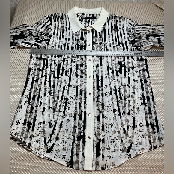 Ivanka Trump Black and White Floral Blouse Size L - Picture 8 of 11